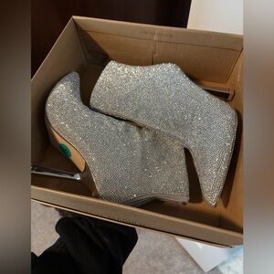 Ring stones boots 🪩